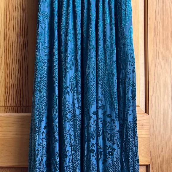 Baltic Born Leslie Velvet Maxi Dress - Emerald - Size M - Picture 4 of 8